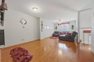 2258 Graystone Dr, Joliet, IL 60431 - Photo 2