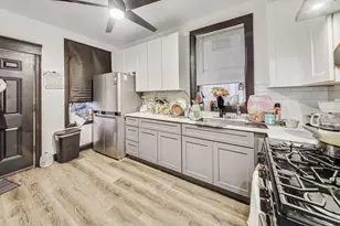 1121 N Lawndale Ave, Chicago, IL 60651 - Photo 8