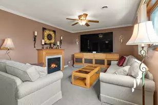 570 Woodview Ave, Elk Grove Village, IL 60007 - Photo 16