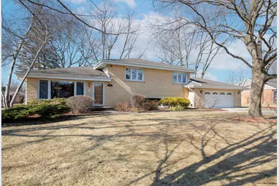 570 Woodview Avenue, Elk Grove Village, IL 60007 - Photo 2