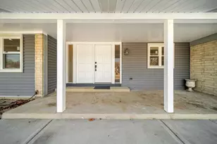 99 Essex Rd, Elk Grove Village, IL 60007 - Photo 6