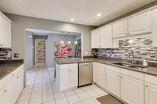 645 Citadel Dr, Westmont, IL 60559 - Photo 14