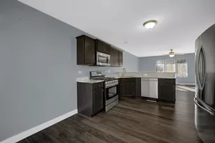 4742 W Orchard View Ct, Alsip, IL 60803 - Photo 8