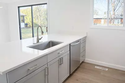 766 Windsor Drive, Crystal Lake, IL 60014 - Photo 8