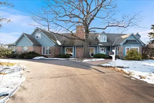 4 Steeple Chase Ln, Northfield, IL 60093 - Photo 2