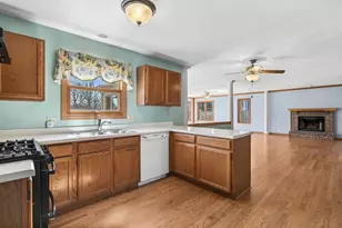 5573 Barnwood Dr, Gurnee, IL 60031 - Photo 8