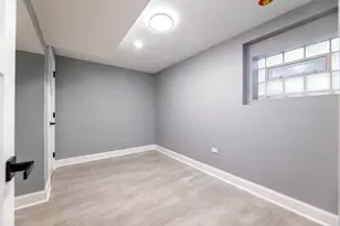 7545 S Rhodes Ave, Chicago, IL 60619 - Photo 16