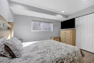 27W180 Cooley Ave, Winfield, IL 60190 - Photo 8