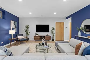 2323 N Leavitt St, Chicago, IL 60647 - Photo 8