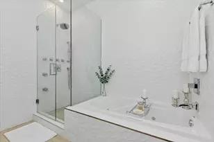 4038 N Western Ave, Chicago, IL 60618 - Photo 16
