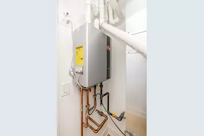 2907 W Walnut Street, Chicago, IL 60612 - Photo 16