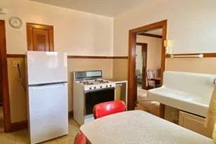 556 Orchard Ct, Des Plaines, IL 60016 - Photo 4