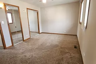 830 Division St, South Elgin, IL 60177 - Photo 22