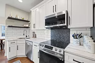 680 Blackthorn Dr, Crystal Lake, IL 60014 - Photo 10