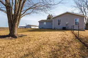 113 N 2nd St, Mclean, IL 61754 - Photo 2