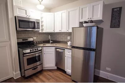 817 W Lakeside Place #404, Chicago, IL 60640 - Photo 2