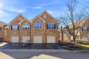 1304 Christine Ct, Vernon Hills, IL 60061 - Photo 2