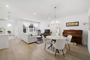 331 Didier Ct, Buffalo Grove, IL 60089 - Photo 4