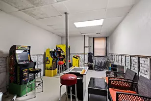 7631 N Bosworth Ave, Chicago, IL 60626 - Photo 30