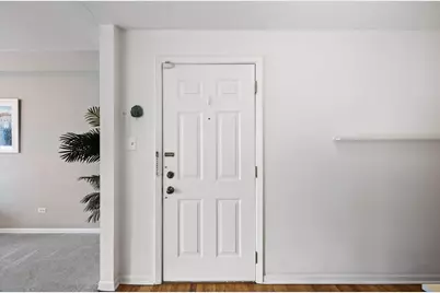 7631 N Bosworth Avenue #2S, Chicago, IL 60626 - Photo 2