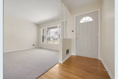 [Address not provided], Elk Grove Village, IL 60007 - Photo 2