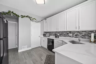 8500 Sawyer Ct, Joliet, IL 60431 - Photo 8