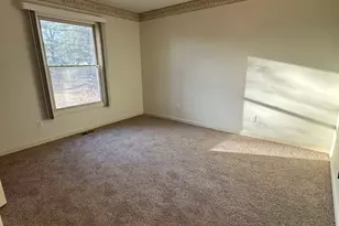 908 N Johnson St, Marion, IL 62959 - Photo 10