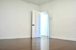 8040 S Rhodes Ave, Chicago, IL 60619 - Photo 10