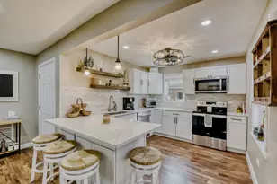 1714 N 79th Ct, Elmwood Park, IL 60707 - Photo 4