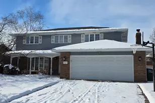 18354 De Jong Ln, Lansing, IL 60438 - Photo 2