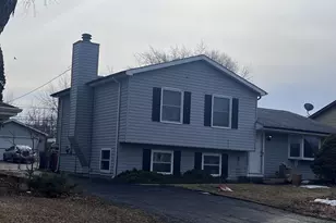 37227 N Hillside Dr, Lake Villa, IL 60046 - Photo 2