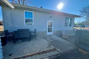 314 W Cherokee Ave, Shabbona, IL 60550 - Photo 6