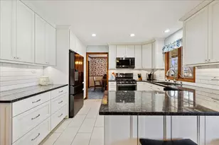 1805 Brixham Ln, Johnsburg, IL 60051 - Photo 6