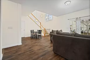 2433 Rocky Hill Cir, Joliet, IL 60432 - Photo 6