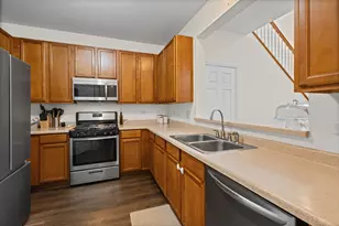 2433 Rocky Hill Cir, Joliet, IL 60432 - Photo 10