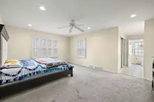 [Address not provided], Palatine, IL 60067 - Photo 32