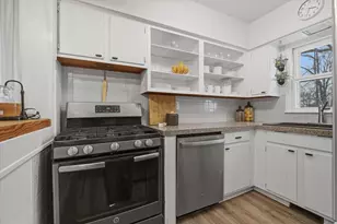 611 Vale St, Bloomington, IL 61701 - Photo 10