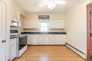 405 W High St, Sycamore, IL 60178 - Photo 16