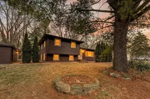 2810 Brentwood Ln, McHenry, IL 60050 - Photo 1