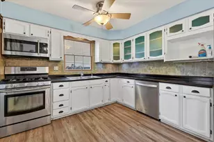 2810 Brentwood Ln, McHenry, IL 60050 - Photo 10