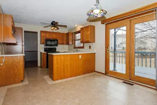 2112 Parker Ave, Bloomington, IL 61701 - Photo 8