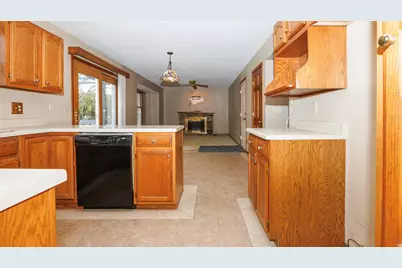 2112 Parker Avenue, Bloomington, IL 61701 - Photo 6