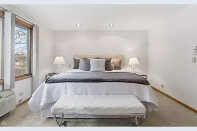 1127 W Albion Avenue, Chicago, IL 60626 - Photo 24