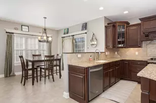 2703 Vrooman Ct, Bloomington, IL 61704 - Photo 18