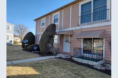 19320 Oakwood Avenue #49, Country Club Hills, IL 60478 - Photo 1