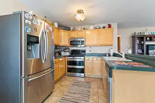 2581 Stanton Cir, Lake in the Hills, IL 60156 - Photo 8