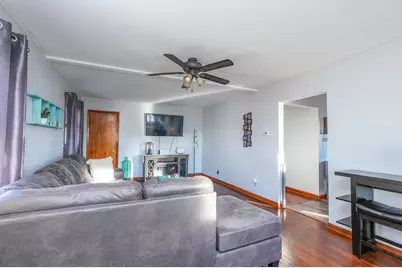 284 N Clinton Avenue, Bradley, IL 60915 - Photo 8