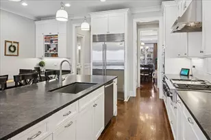 2908 N Seeley Ave, Chicago, IL 60618 - Photo 12