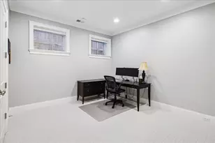 2908 N Seeley Ave, Chicago, IL 60618 - Photo 32