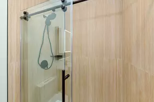 5200 N Winthrop Ave, Chicago, IL 60640 - Photo 16